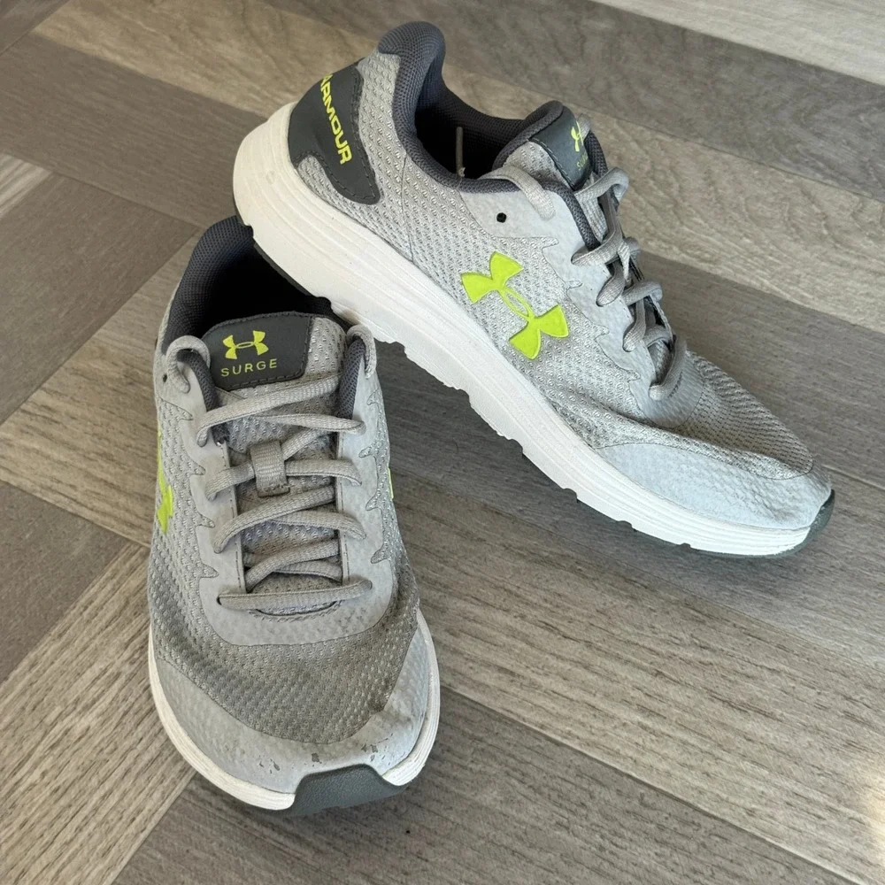 Under Armour Kids Surge 2 Grey Lime Green Running Shoes 3022870-106 Size 4.5Y